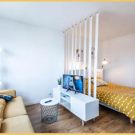 Chez Berangere I T1 I St Julien Сен-Жульен-ан-Женевуа